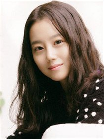 刑警妻子 (文彩元 饰)