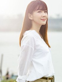 夏鸥(李佳豫 饰)